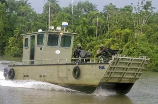 Nigerian Navy arrests six oil thieves, even as militants threaten