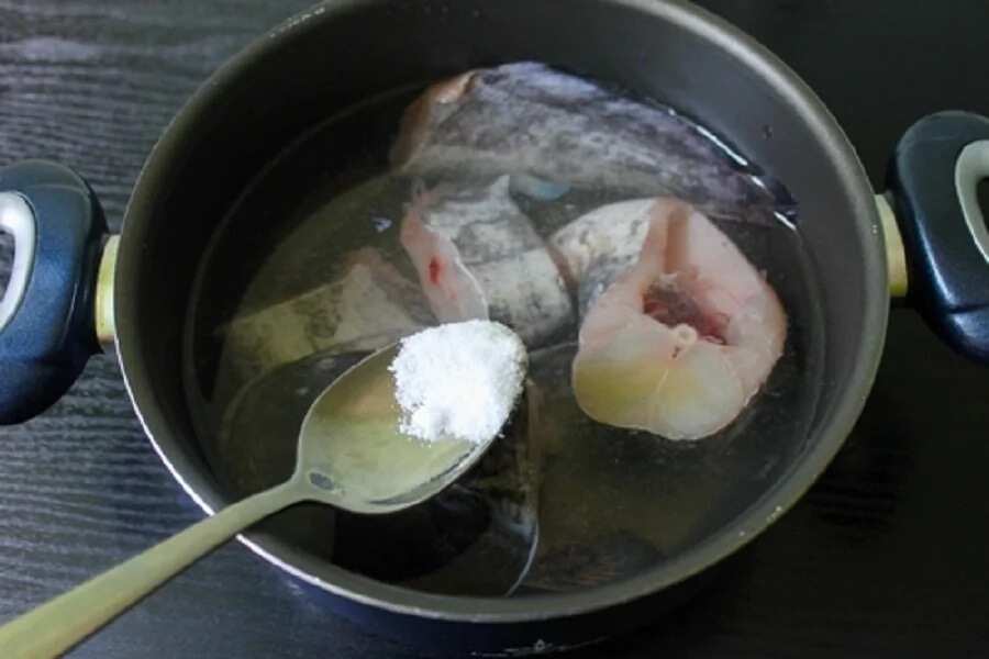 The cooking process of Сatfish pepper soup