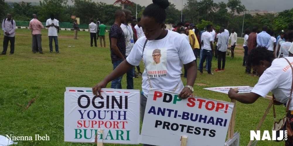 Charly Boy, others cancel protest to Aso Rock for fear of clash with pro-Buhari group (photos) Charly Boy, others cancel protest to Aso Rock for fear of clash with pro-Buhari group (photos)