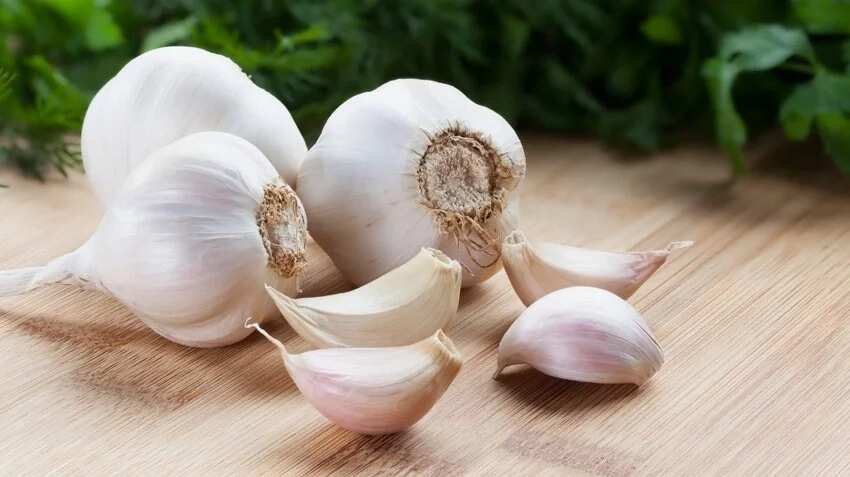 Garlic bulbs Garlic bulbs
