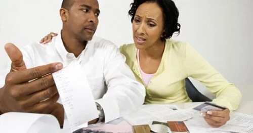 5 signs your husband is very stingy