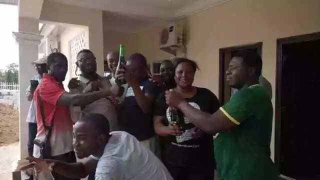 Viral video shows Nigerian security officials celebrating arrest of Nigeria's richest kidnapper