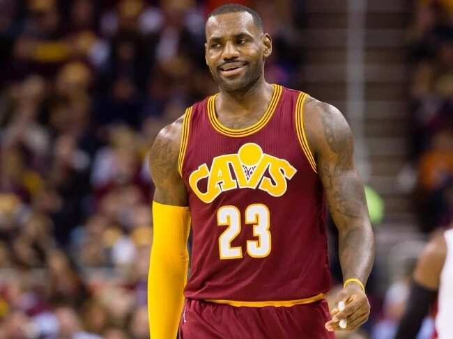 LeBron James buys new mansion in Brentwood for $23M (photos)