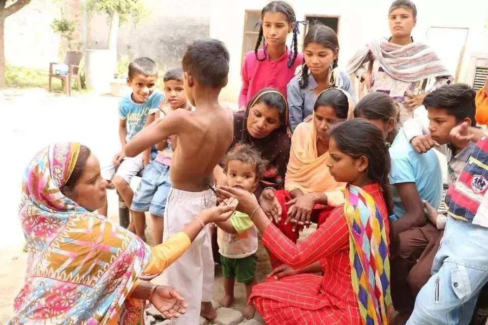 Jama’a na bautan wani yaro ‘mai bindi’ a kasar India (HOTUNA/BIDIYO)