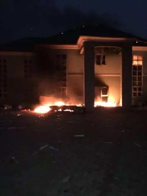 Ex-militants set Senator Abe’s campaign office on fire