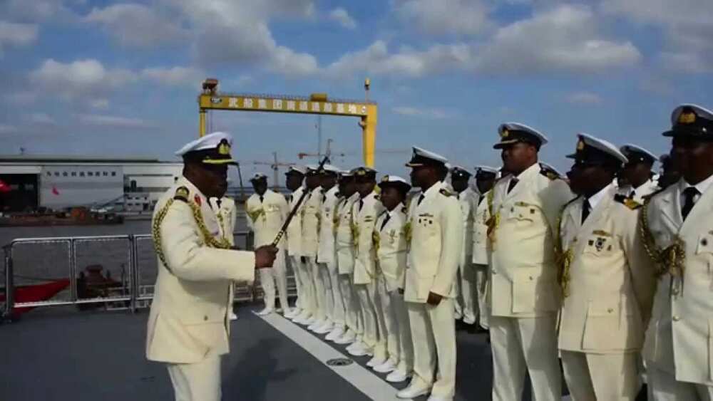 Sojojin Ruwa Sun Kama Wani Mutum Mai Damfarar Masu Neman Aiki Sojojin Ruwa Sun Kama Wani Mutum Mai Damfarar Masu Neman Aiki