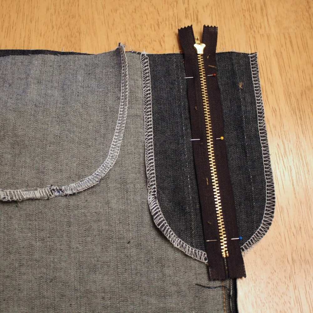 12. Zipper fly 12. Zipper fly