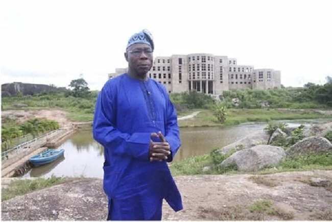 Hamshaƙan shuwagabanni sun halarci bikin buɗe katafaren cibiyar karatu ta Obasanjo