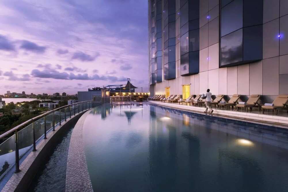 The swimming pool is located nearby, without leaving the room