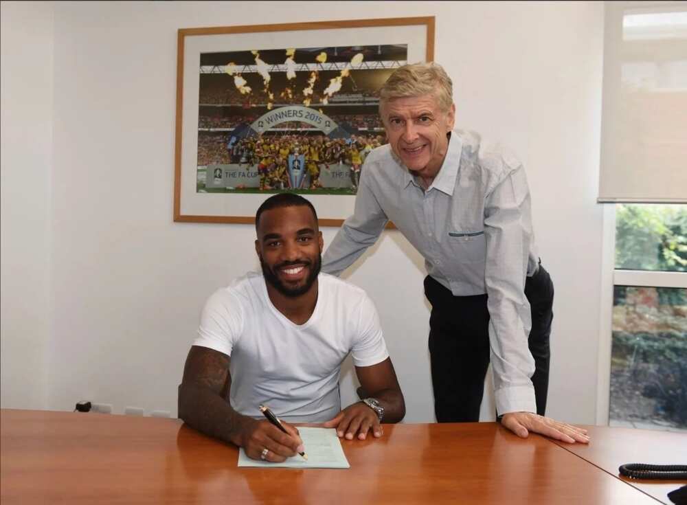 Breaking: Lacazette finally signs for Arsenal (photos)