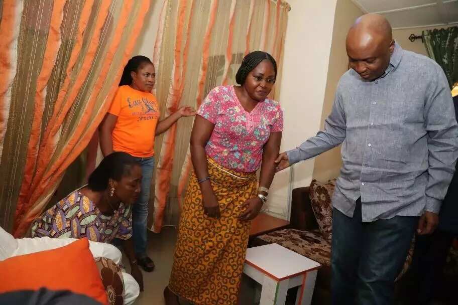 Bukola Saraki visits home of female Sergeant-at-Arms Officer who got injured during invasion of the Senate
