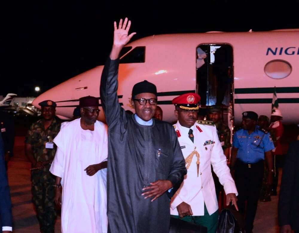 Yanzu Yanzu: Shugaba Buhari ya isa Abuja bayan ziyarar da ya kai kasar Maroko Yanzu Yanzu: Shugaba Buhari ya isa Abuja bayan ziyarar da ya kai kasar Maroko
