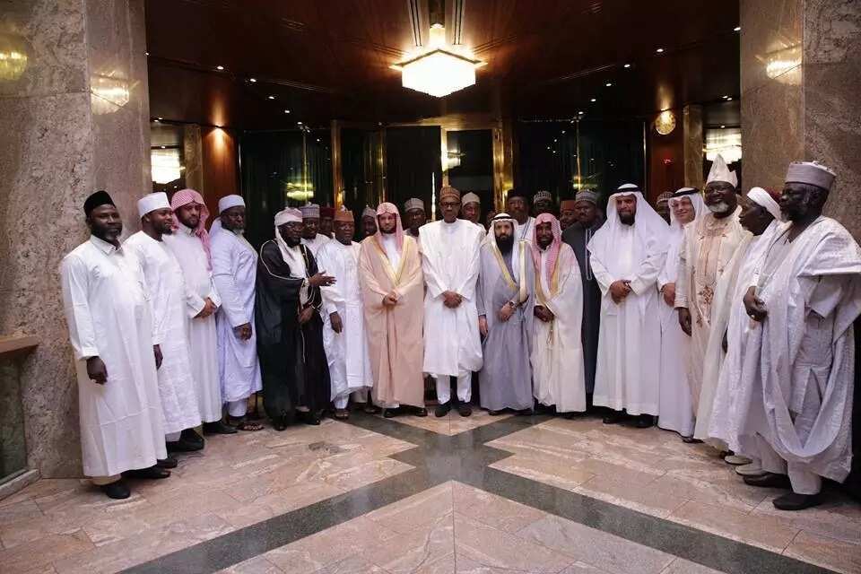 Jiga-Jigan malaman Saudiyya sun kawo ma Buhari ziyara Jiga-Jigan malaman Saudiyya sun kawo ma Buhari ziyara