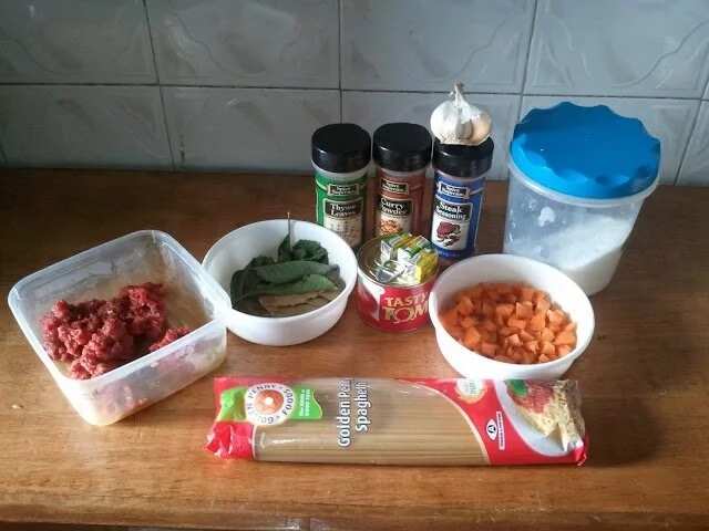 Ingredients for Spaghetti Bolognese