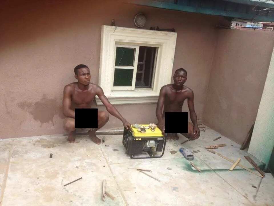 Generator thieves apprehended, beaten in Lagos (photos)