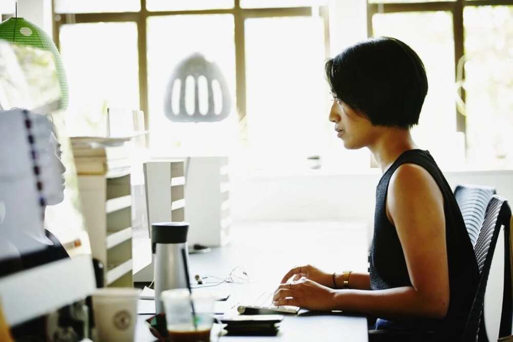 businesswoman businesswoman