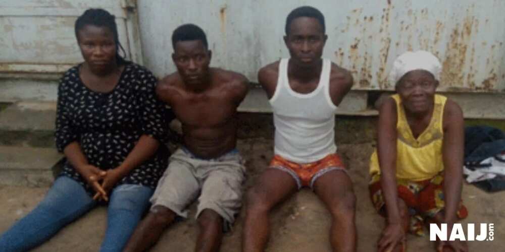 Troops raids ex-militant's residence, arrest 5 suspects (photo)