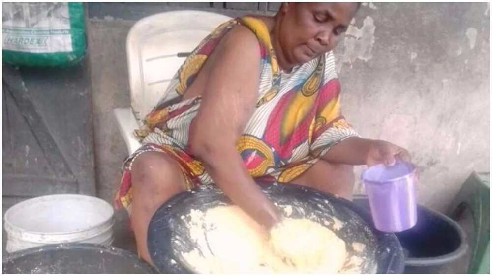 Akara seller