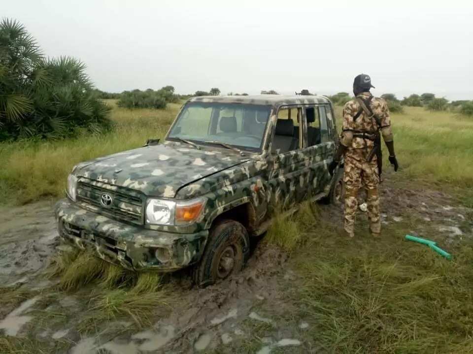 Da duminsa: Dakarun soji sun yiwa 'yan Boko Haram da suka kai masu hari kisan kiyashi, hotuna Da duminsa: Dakarun soji sun yiwa 'yan Boko Haram da suka kai masu hari kisan kiyashi, hotuna