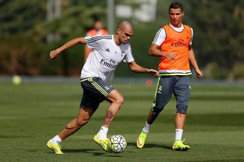 Shahararren dan wasa, ciwon idon Messi, Pepe zai bar Real Madrid Shahararren dan wasa, ciwon idon Messi, Pepe zai bar Real Madrid