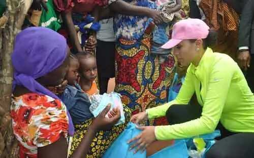 Iara Oshiomhole Visits IDP Camp In Edo