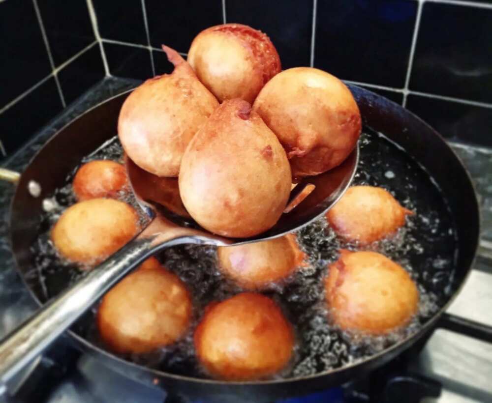 How to make puff puff with milk: fry in oil