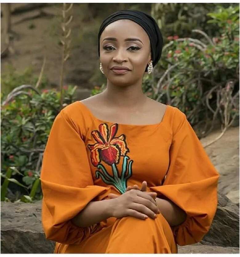 Sabbin hotunan sarauniyar Kannywood Rahama Sadau Sabbin hotunan sarauniyar Kannywood Rahama Sadau