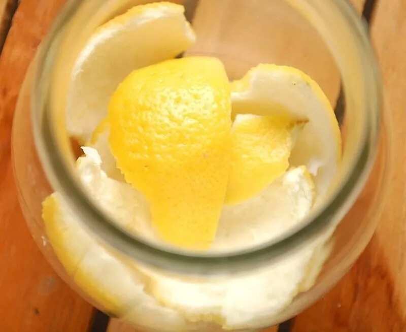Get lemon skin for making oil