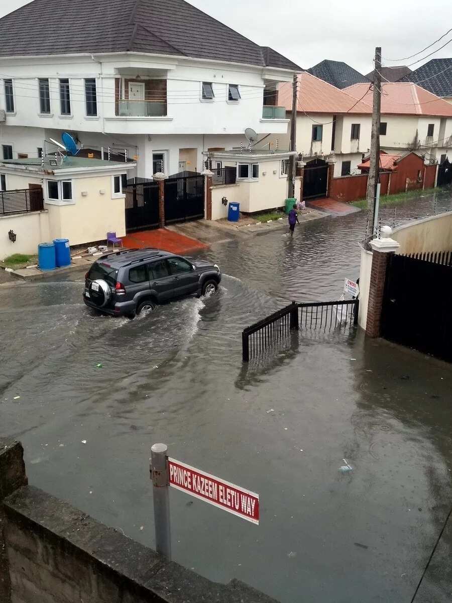 Kalli hotuna da bidiyon yadda ruwa ya tafka gyara a Legas