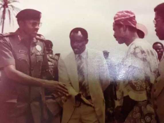 Waiwaye adon tafiya: hotunan Buhari lokacin yakin basasa