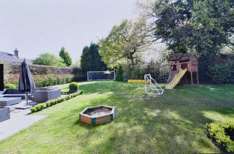 Manchester United star Alexis Sanchez puts up his £1.9m mansion for sale